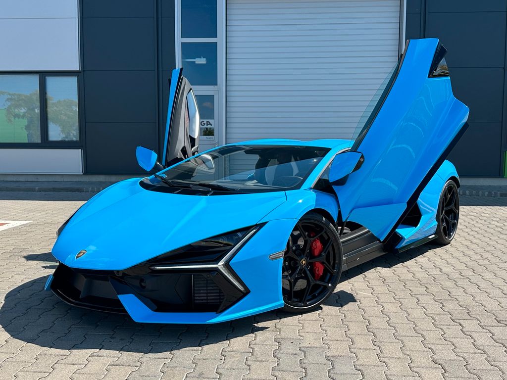 Lamborghini Revuelto 2025