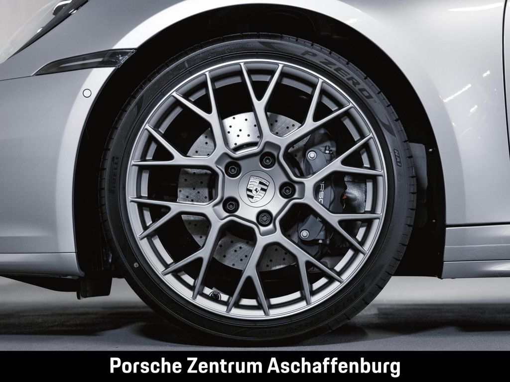 Porsche 992 2025