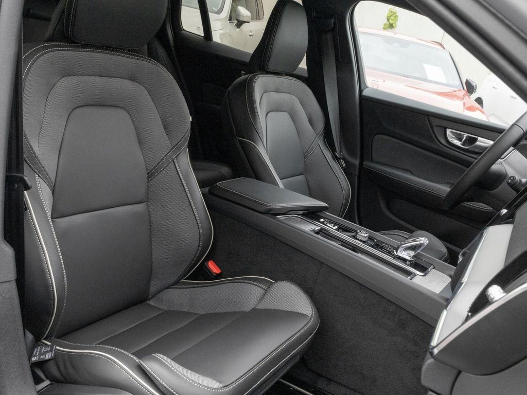 Volvo V60 2024
