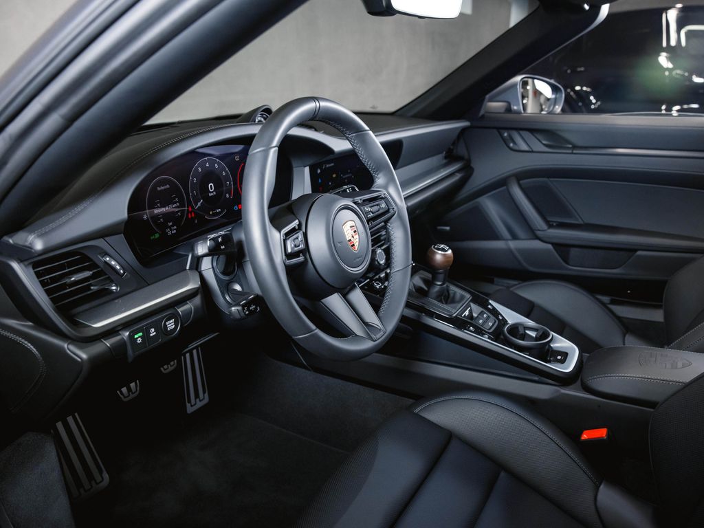Porsche 992 2025