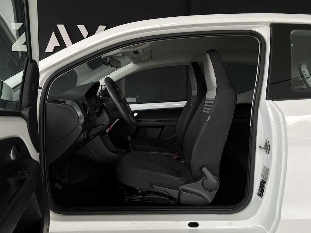 Volkswagen up! 2023
