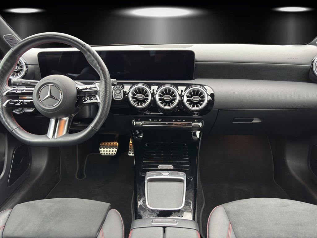 Mercedes-Benz A 180 2024