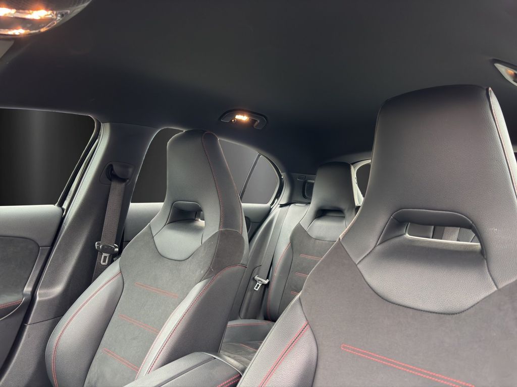 Mercedes-Benz A 180 2024