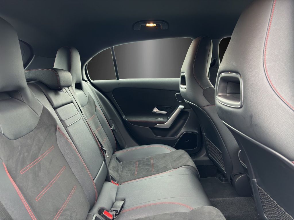 Mercedes-Benz A 180 2024