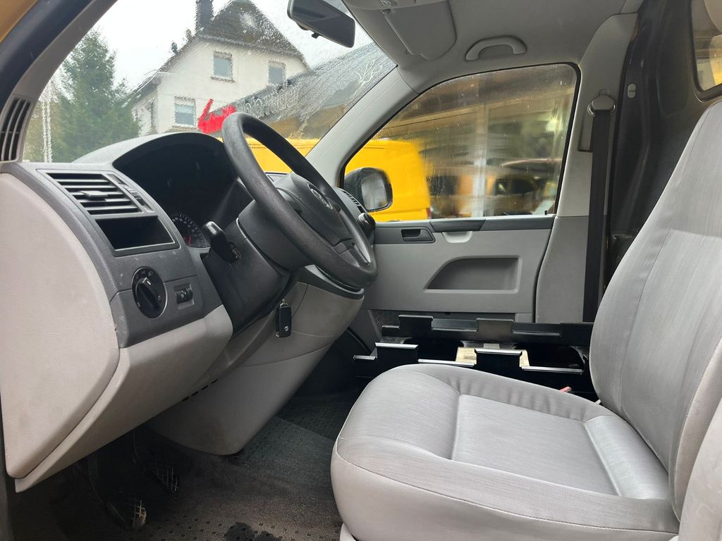 Volkswagen T5 Transporter 2013