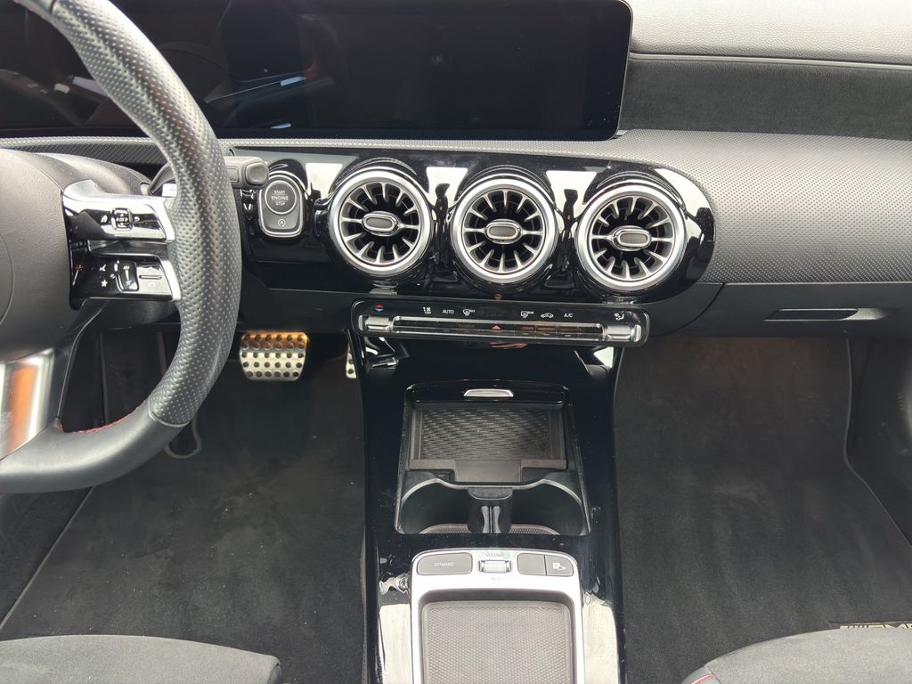 Mercedes-Benz A 180 2024