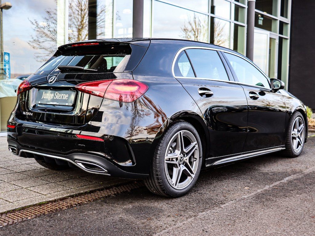 Mercedes-Benz A 200 2025