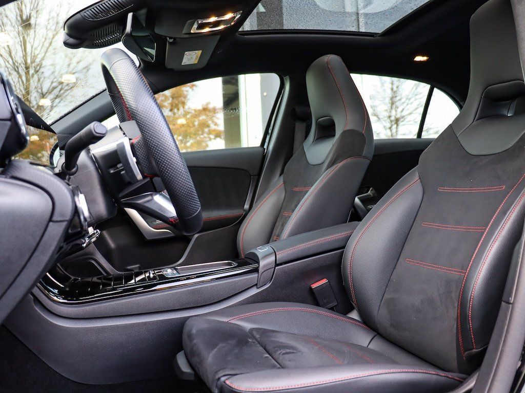 Mercedes-Benz A 200 2025