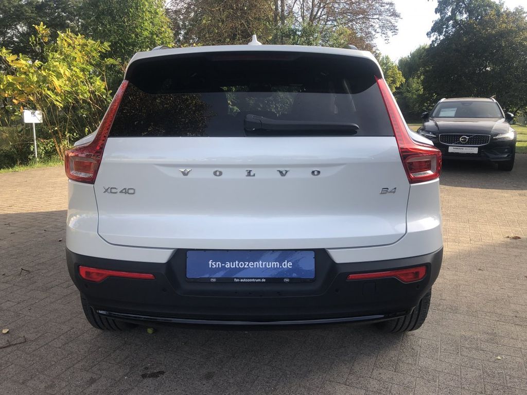 Volvo XC40 2025