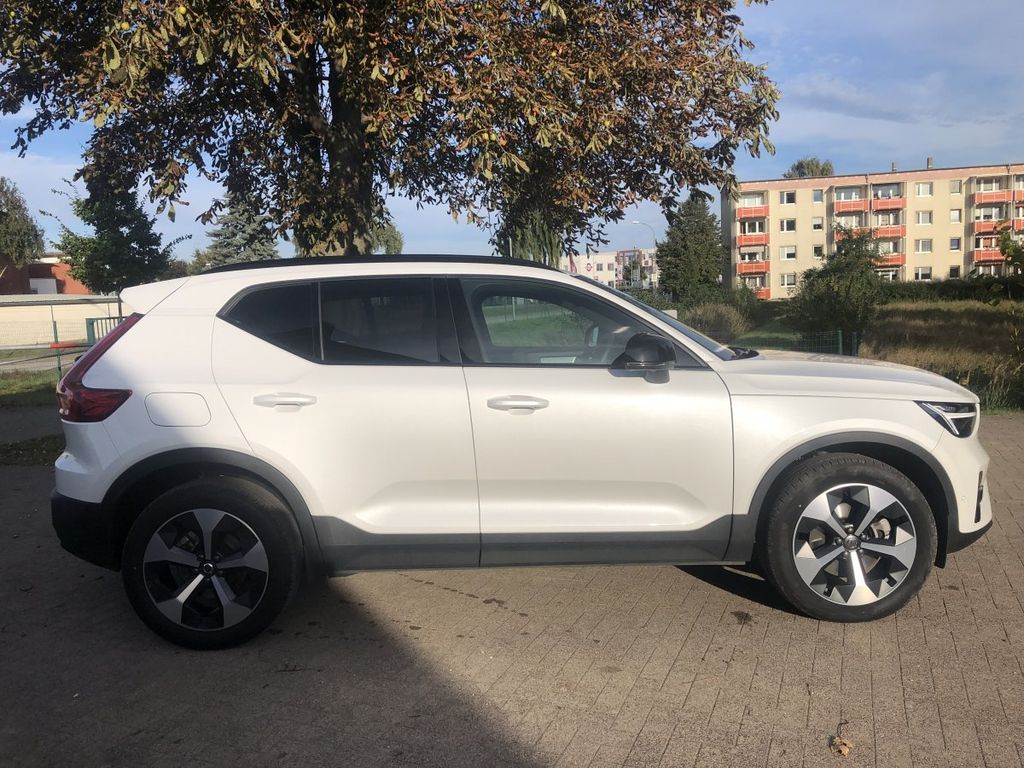 Volvo XC40 2025
