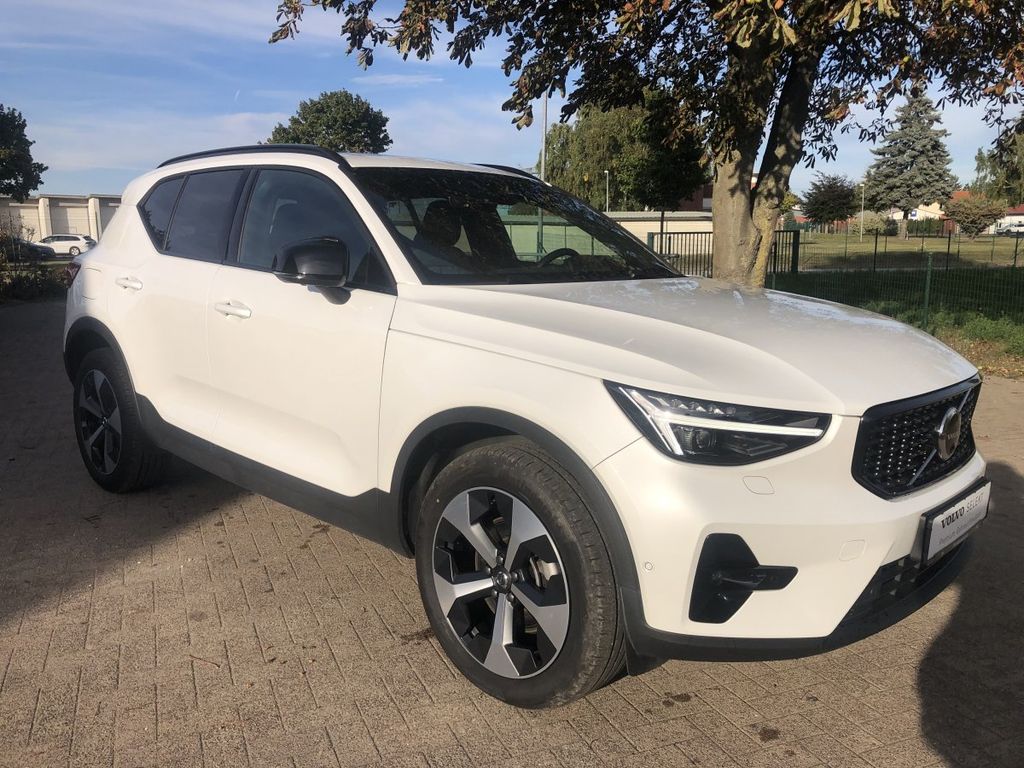 Volvo XC40 2025