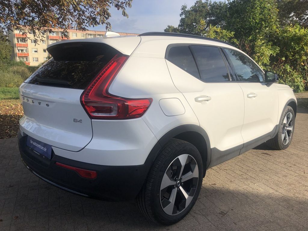 Volvo XC40 2025
