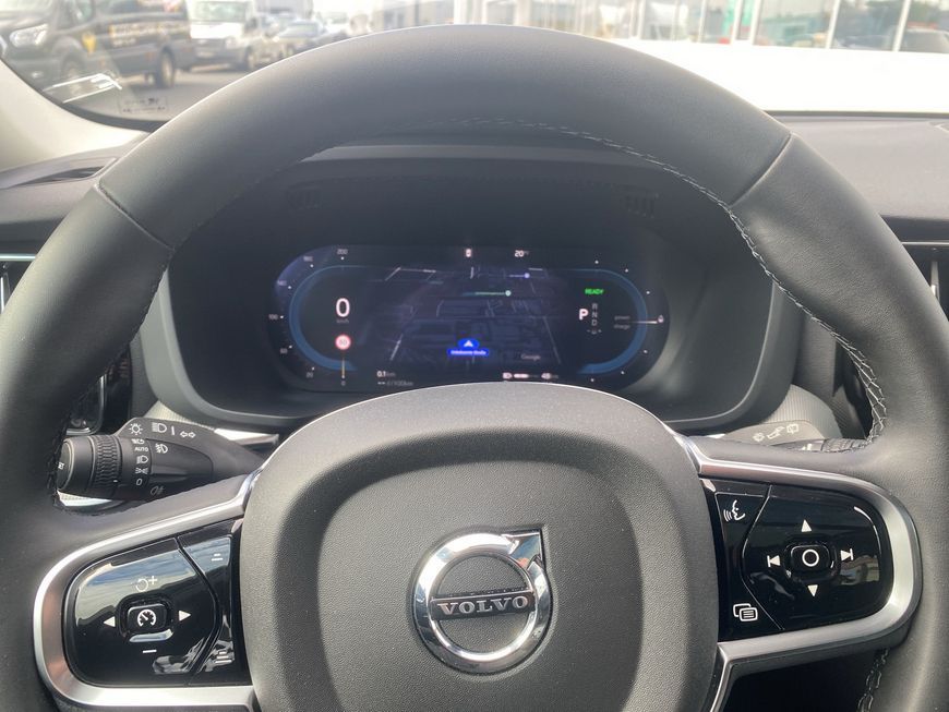Volvo XC60 2025