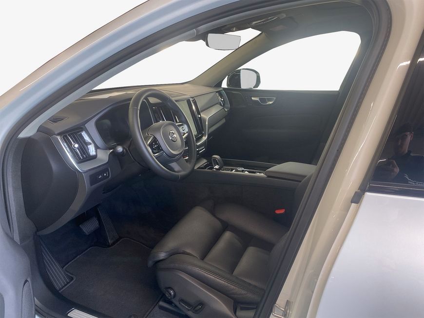 Volvo XC60 2025