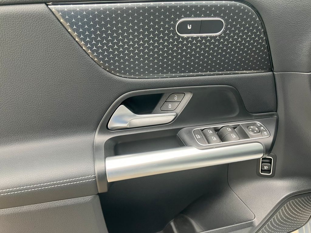 Mercedes-Benz B 180 2024