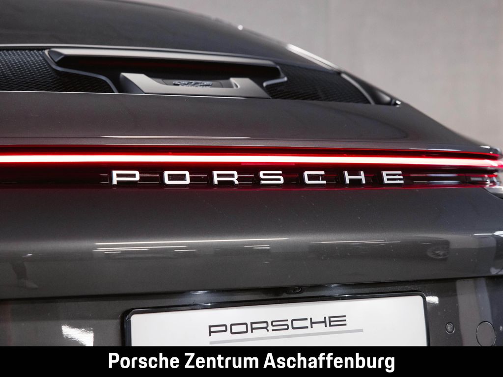 Porsche 992 2023