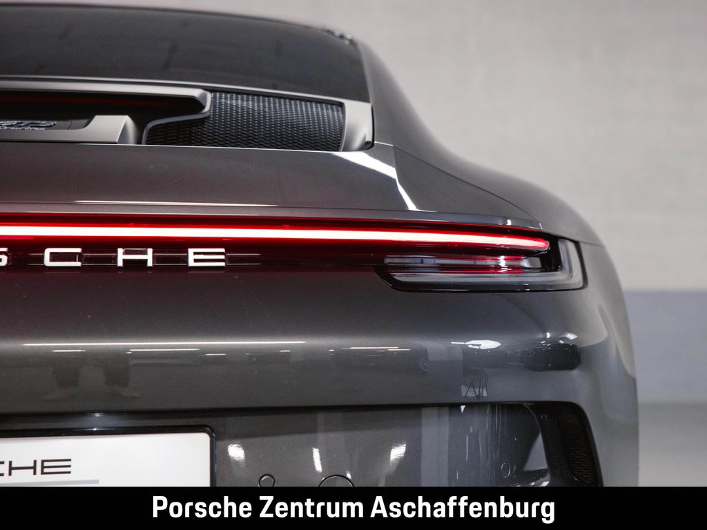 Porsche 992 2023