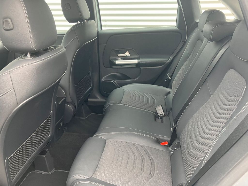 Mercedes-Benz B 180 2024