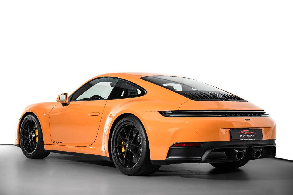 Porsche 992 2025
