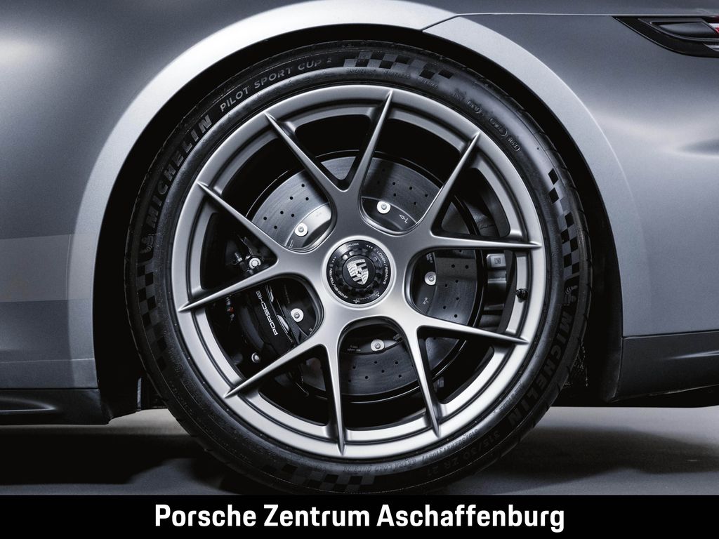 Porsche 992 2025