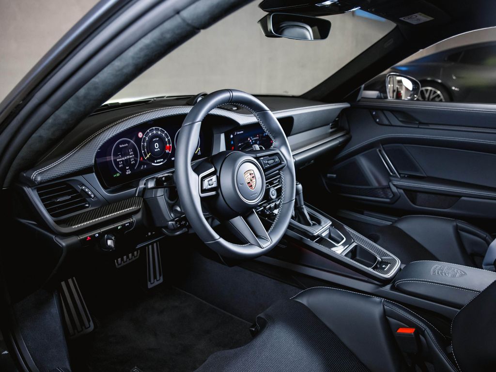 Porsche 992 2025