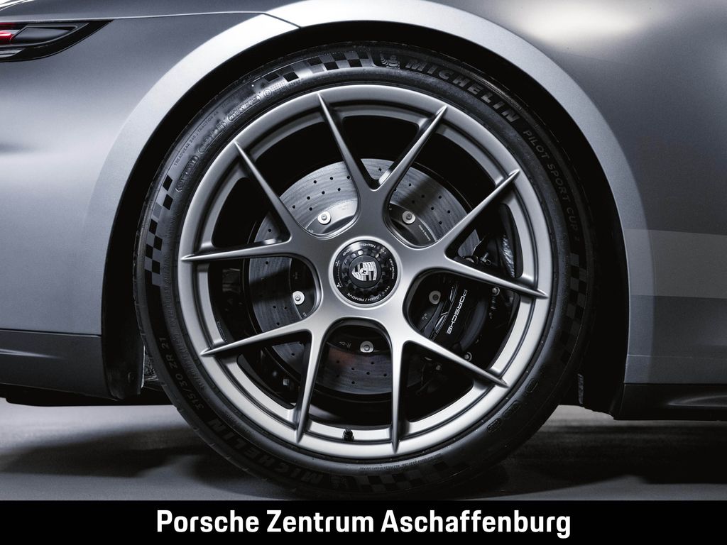 Porsche 992 2025