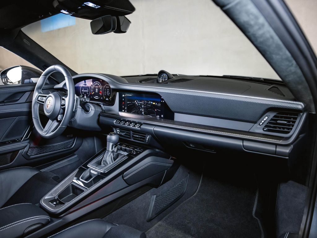 Porsche 992 2025