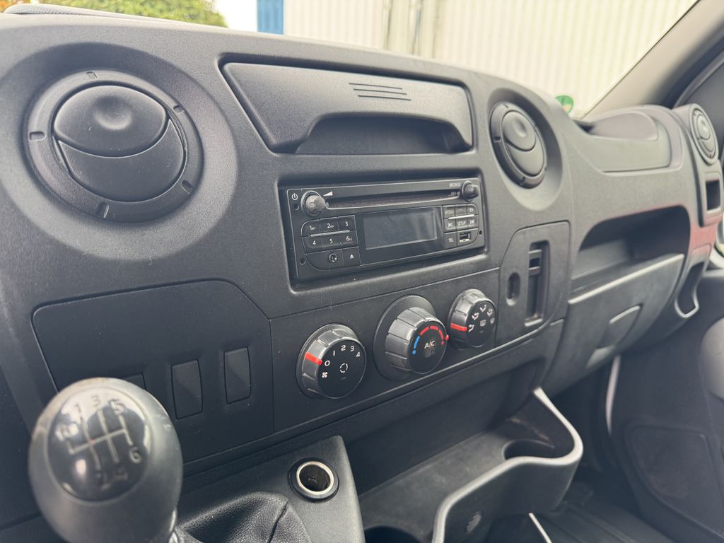 Nissan NV400 2018