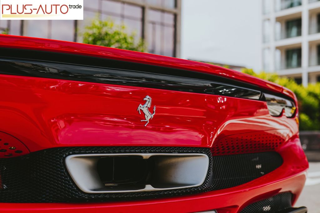 Ferrari 296 GTS 2024