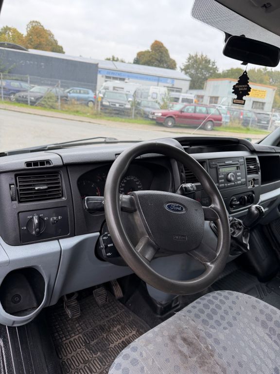 Ford Transit 2011