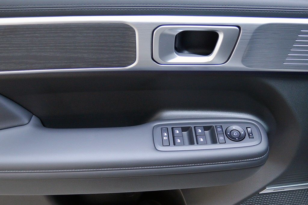 Hyundai SANTA FE 2025