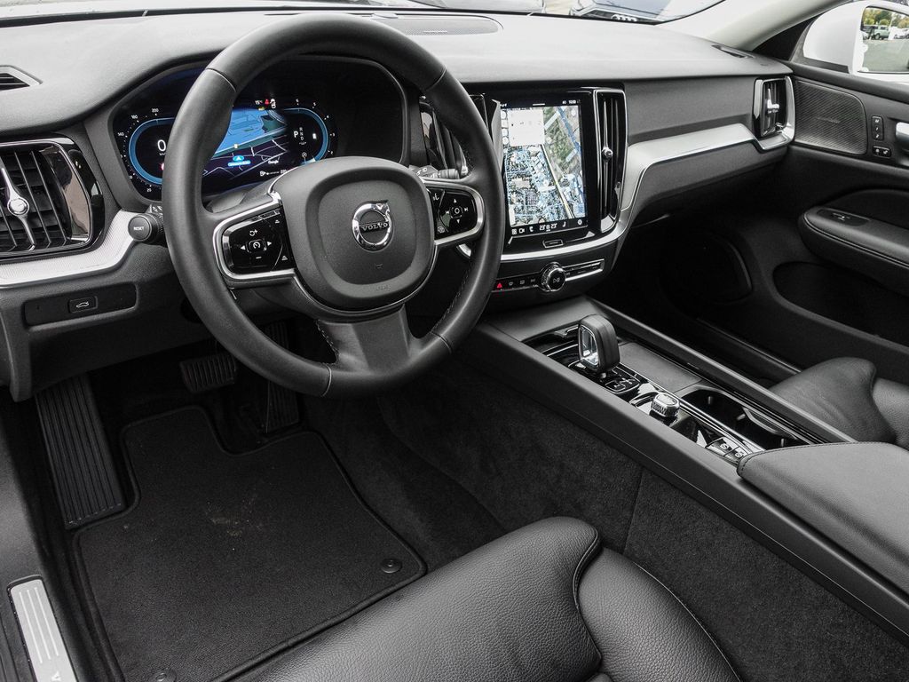 Volvo V60 Cross Country 2023