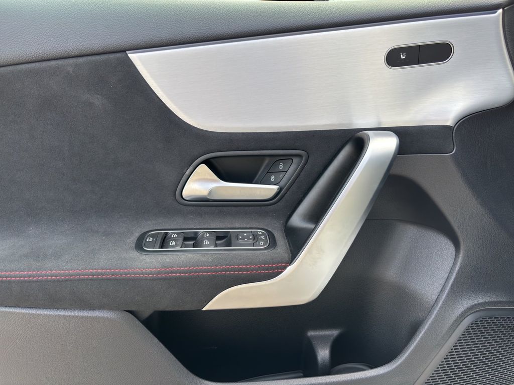 Mercedes-Benz A 180 2024