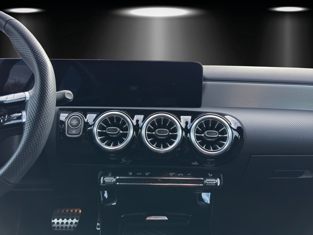 Mercedes-Benz A 180 2024