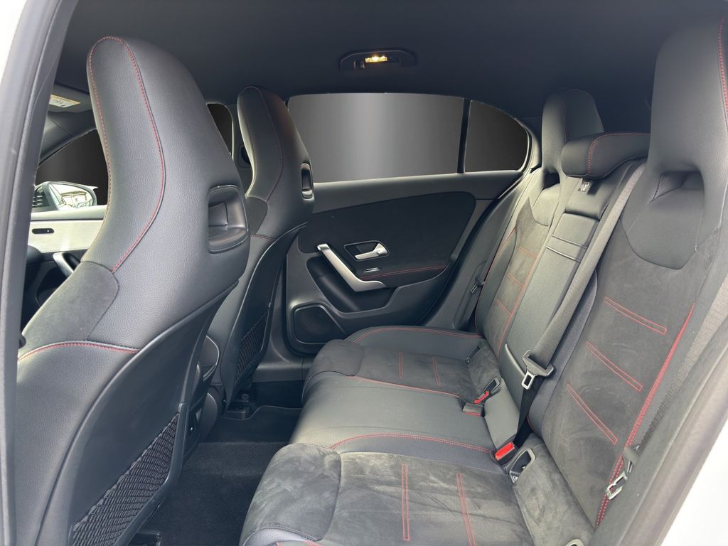 Mercedes-Benz A 180 2024