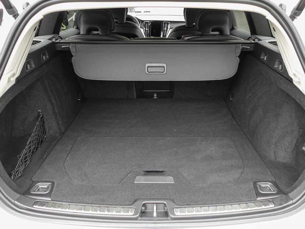 Volvo V60 Cross Country 2023