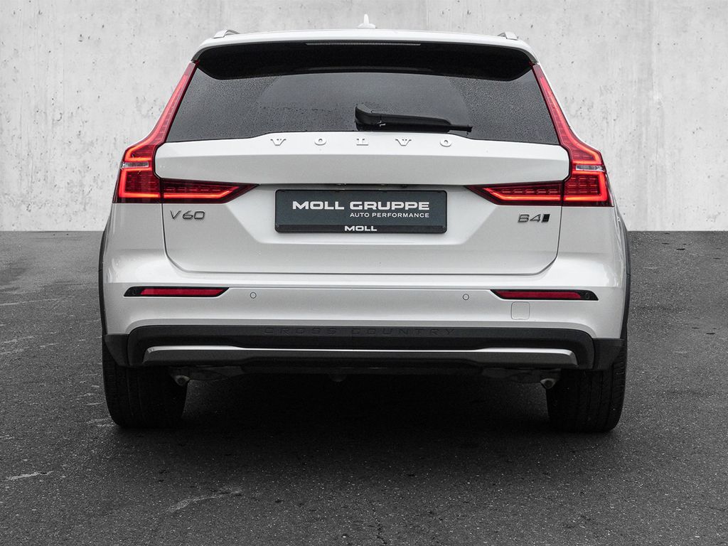 Volvo V60 Cross Country 2023