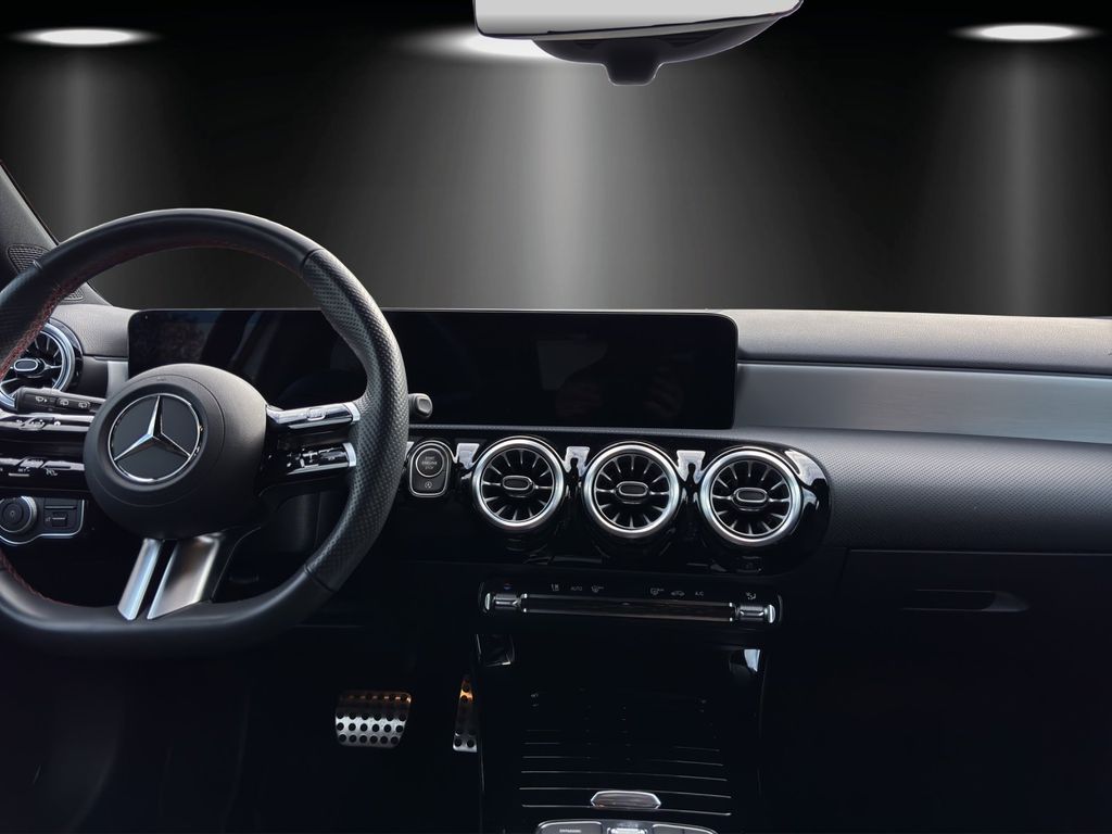 Mercedes-Benz A 180 2024