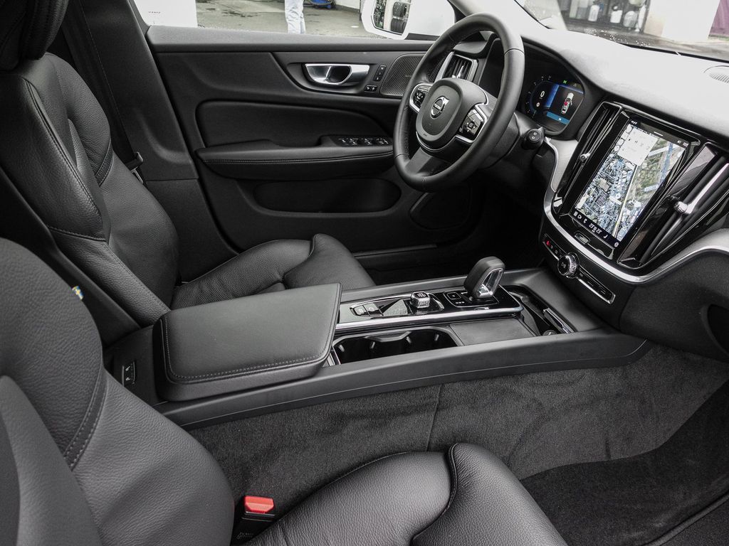 Volvo V60 Cross Country 2023