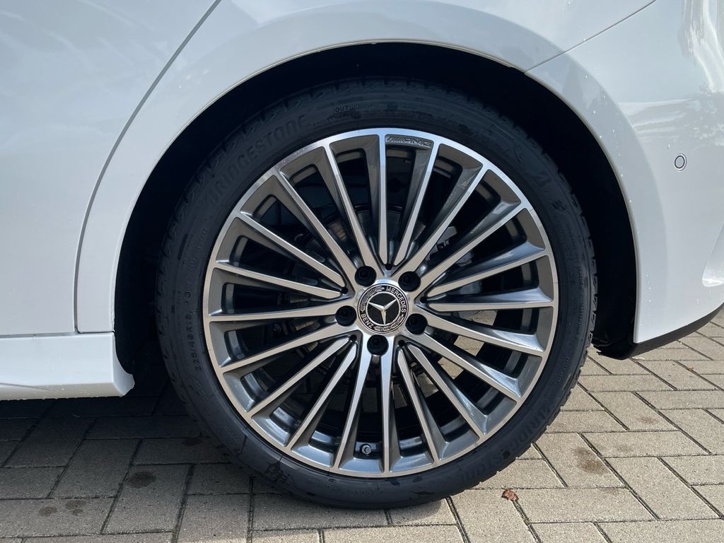 Mercedes-Benz A 200 2025