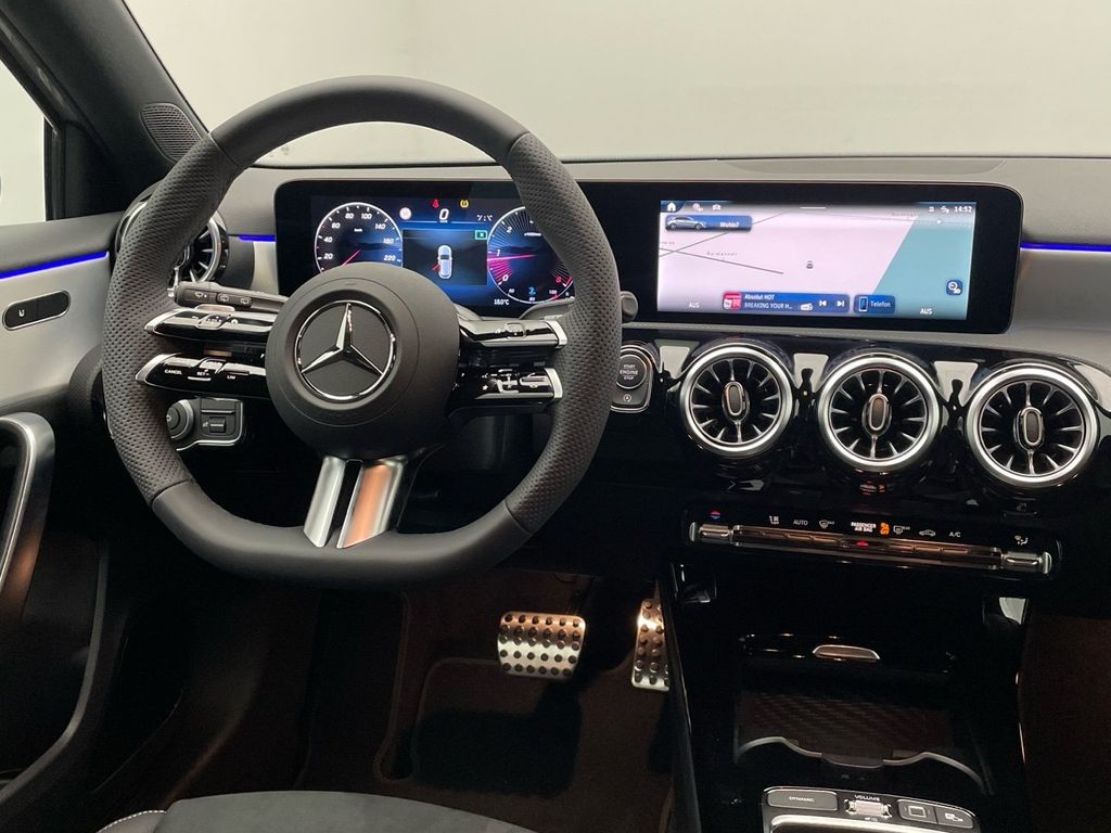 Mercedes-Benz A 200 2025