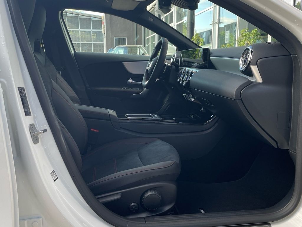 Mercedes-Benz A 200 2025