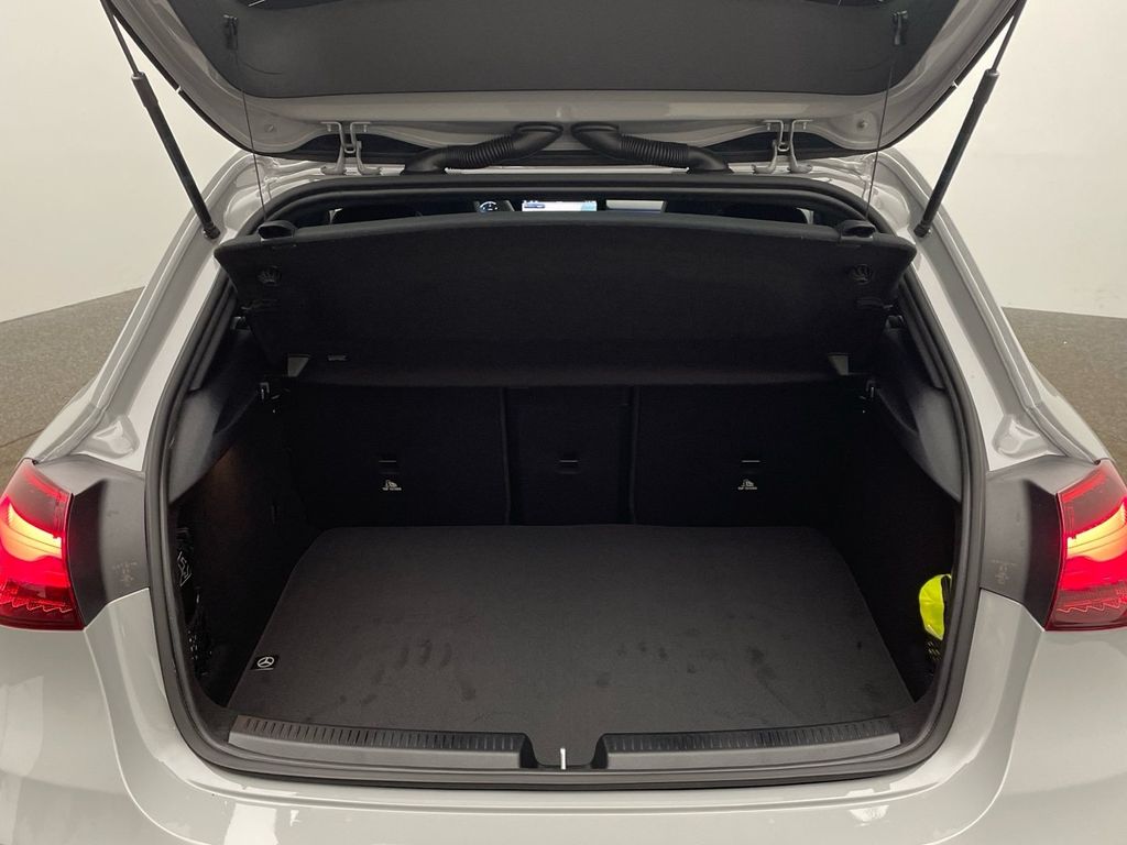 Mercedes-Benz A 200 2025