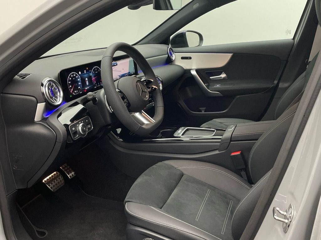 Mercedes-Benz A 200 2025