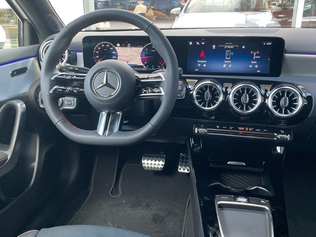 Mercedes-Benz A 200 2025