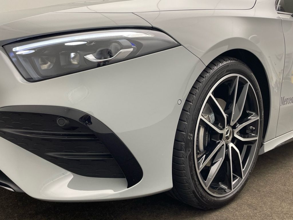 Mercedes-Benz A 200 2025