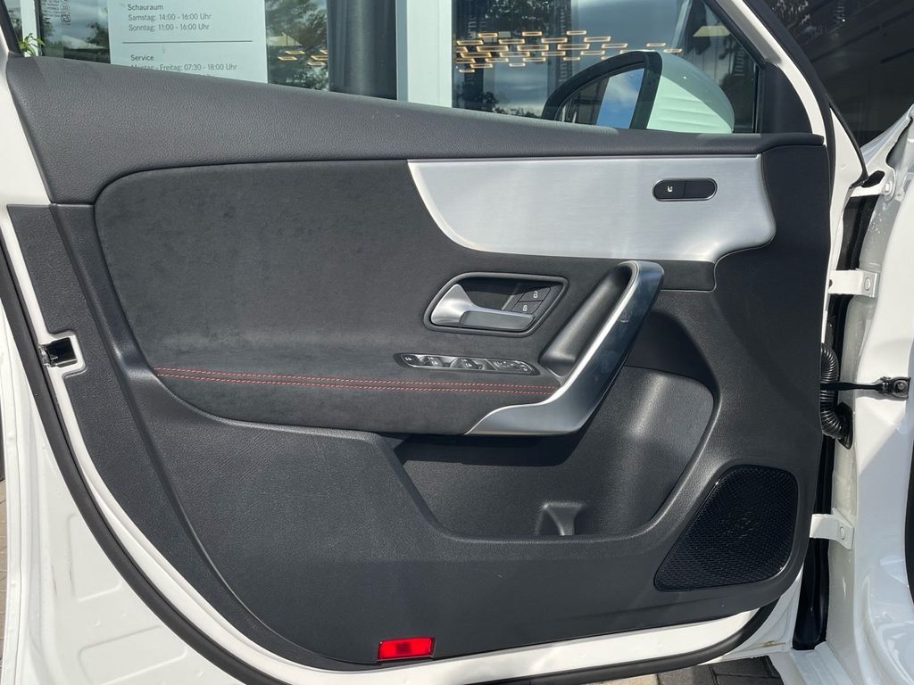 Mercedes-Benz A 200 2025