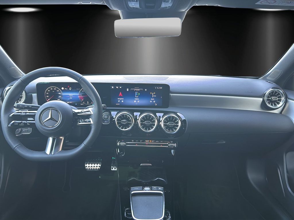 Mercedes-Benz A 180 2025