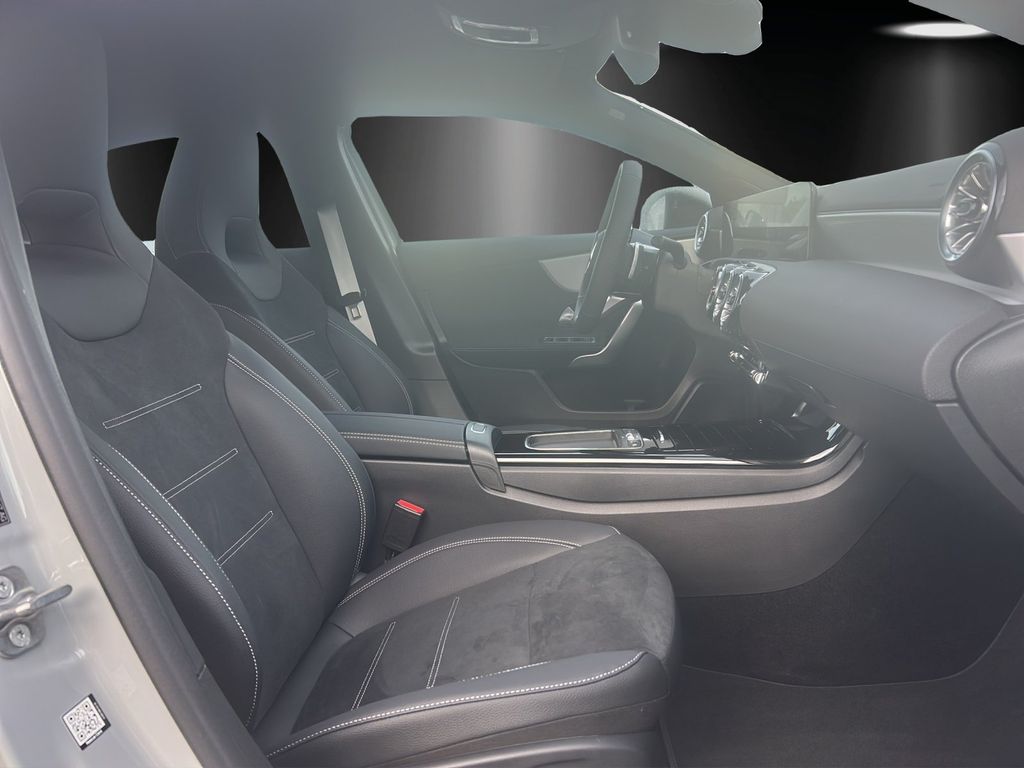 Mercedes-Benz A 180 2025
