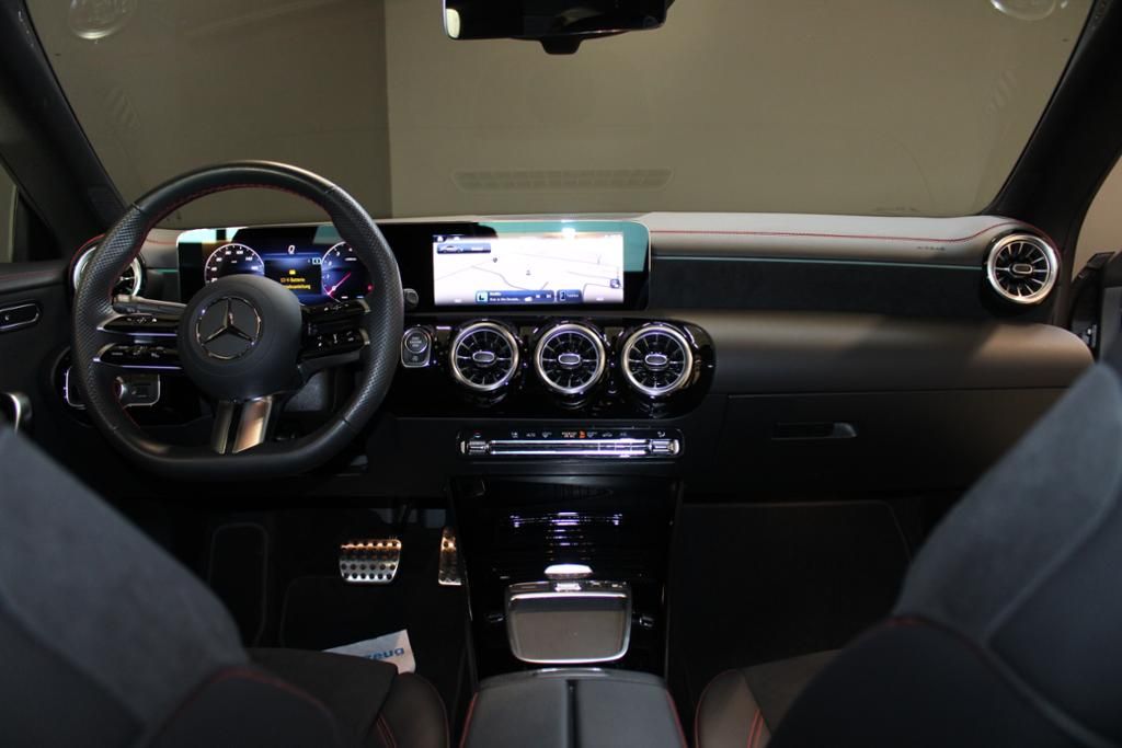 Mercedes-Benz CLA 200 2024